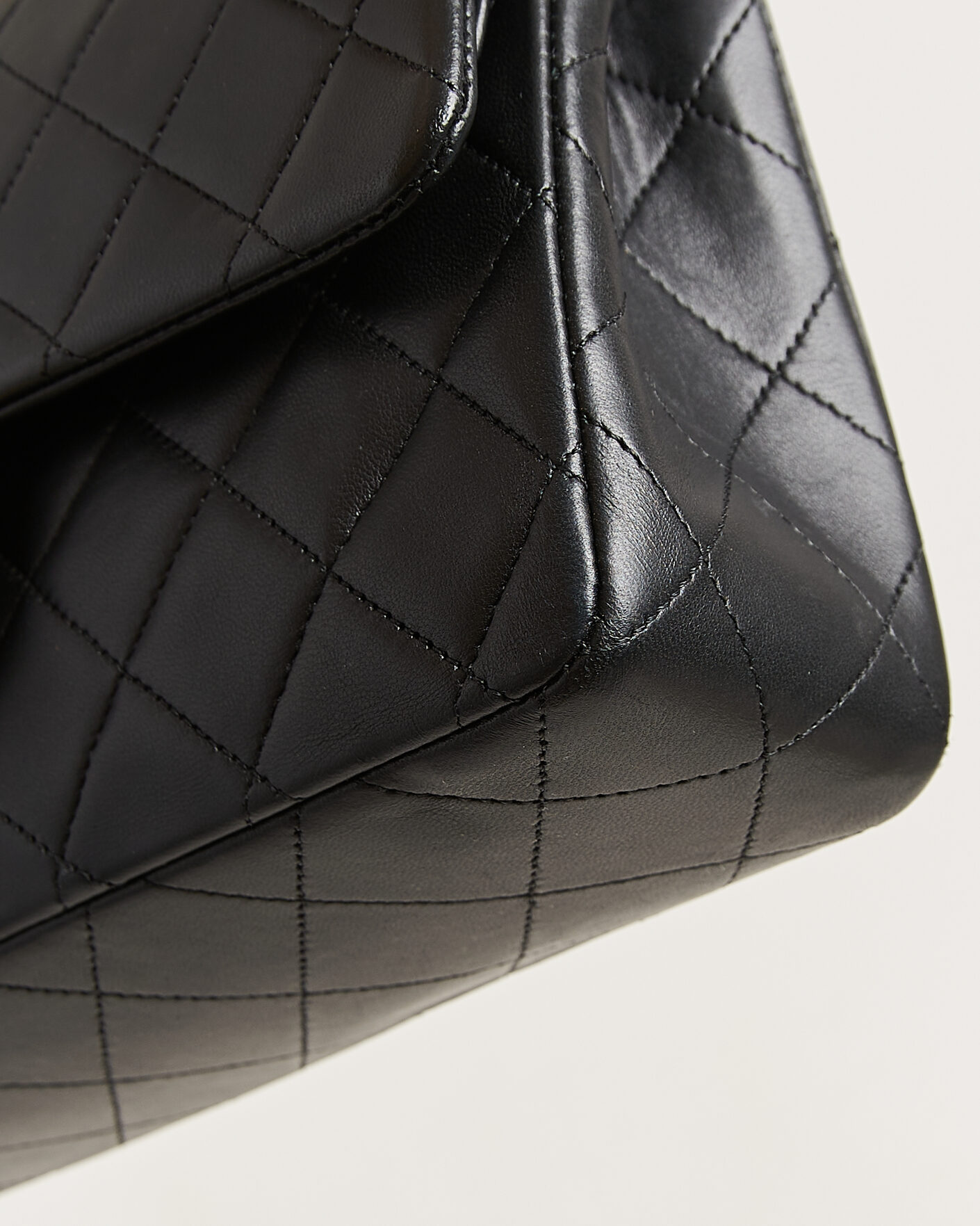 Uomini | Pre-Owned & Vintage Bags | Chanel Pre-Owned | Classic Small Double Flap Bag Lambskin Black