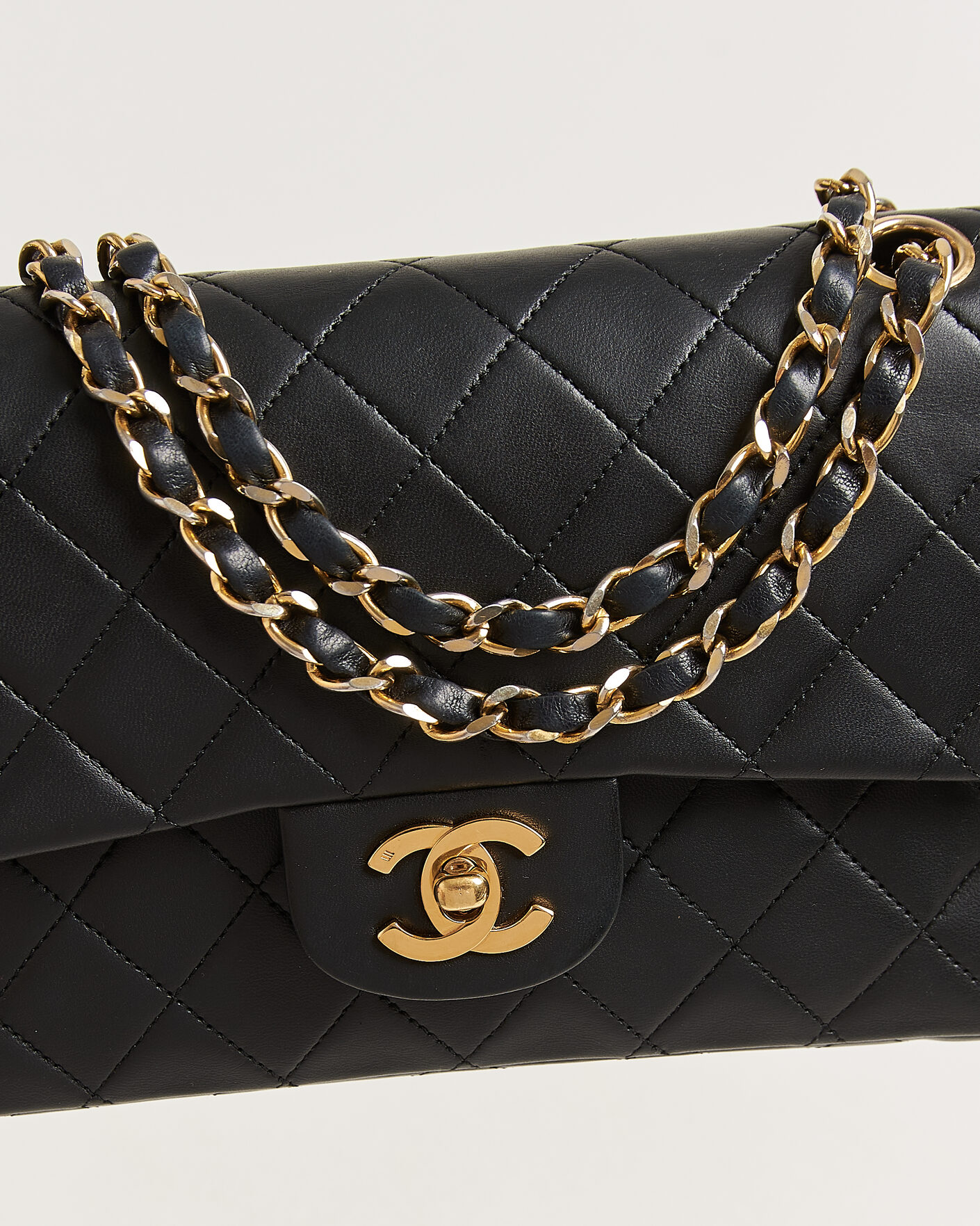 Uomini | Pre-Owned & Vintage Bags | Chanel Pre-Owned | Classic Small Double Flap Bag Lambskin Black