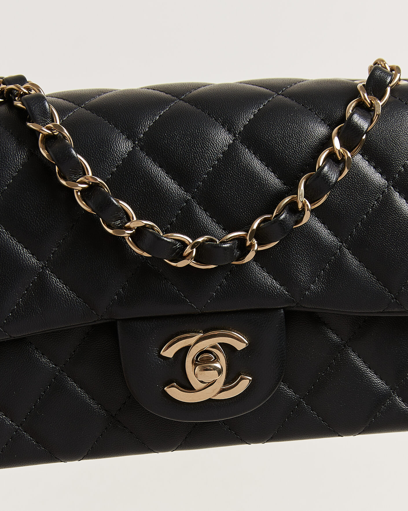 Uomini | Pre-Owned & Vintage Bags | Chanel Pre-Owned | Classic Mini Rectangular Single Flap Bag Lambskin Black
