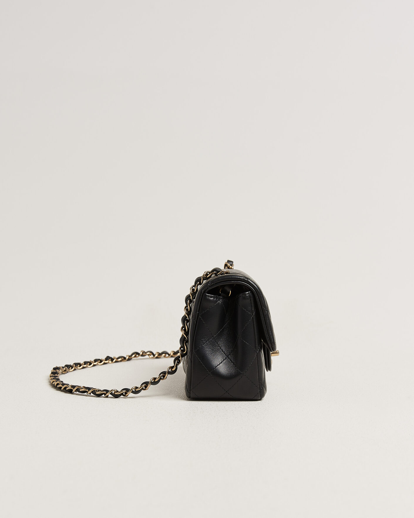Uomini | Pre-Owned & Vintage Bags | Chanel Pre-Owned | Classic Mini Rectangular Single Flap Bag Lambskin Black