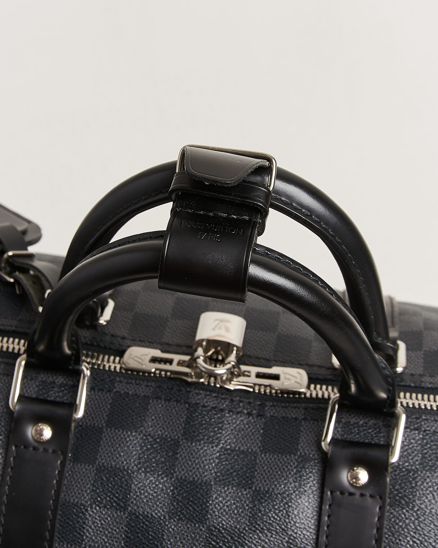 Uomini | Pre-Owned & Vintage Bags | Louis Vuitton Pre-Owned | Keepall Bandouliére 55 Damier Graphite