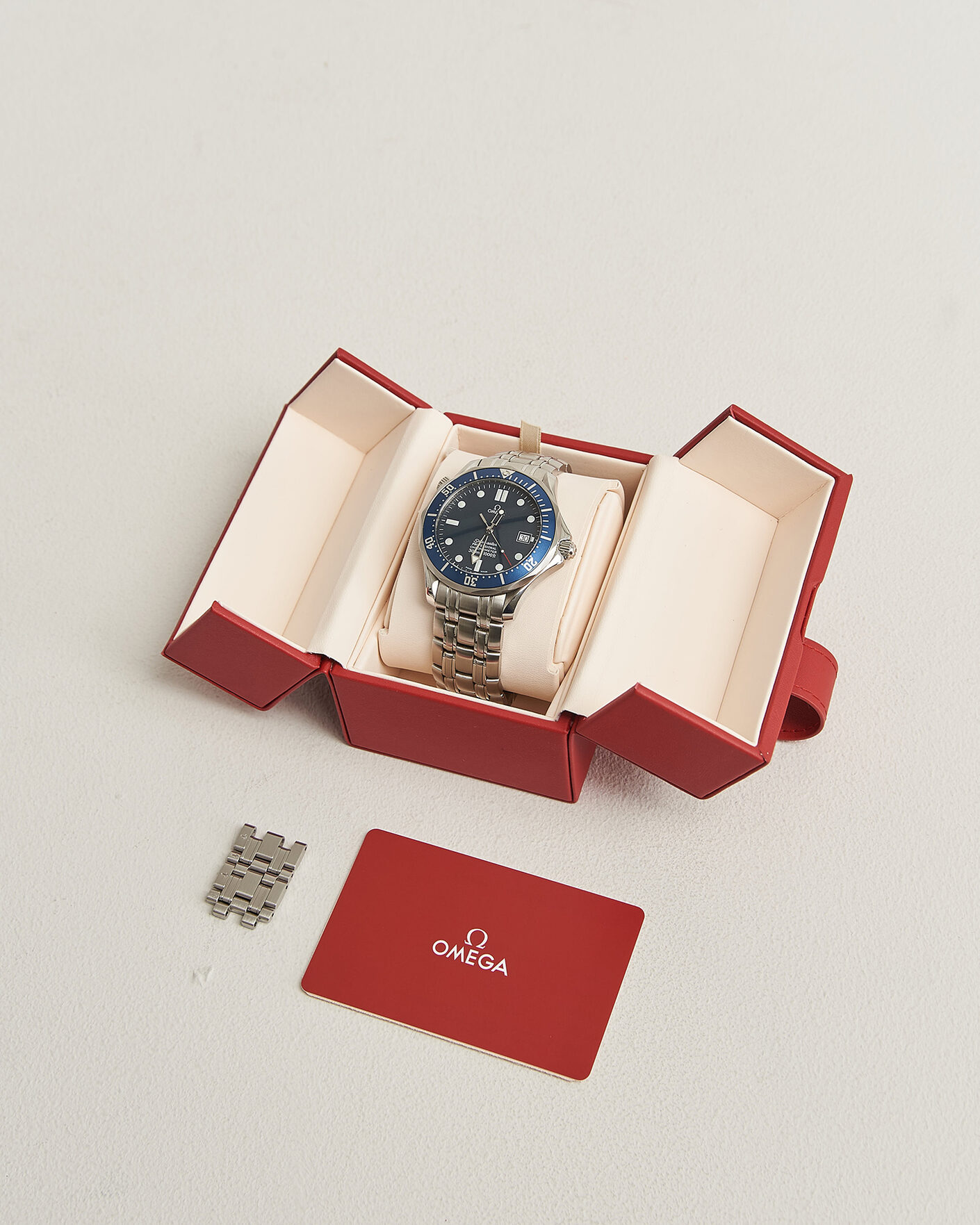 Uomini | Pre-Owned & Vintage Watches | Omega Pre-Owned | Seamaster 300M