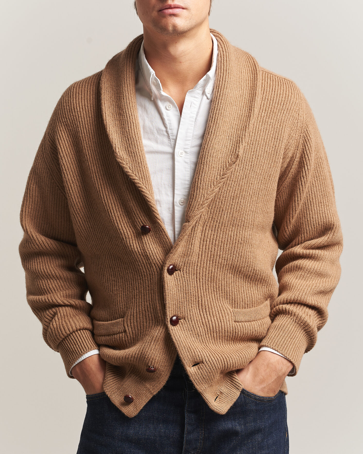 Uomini | Maglieria | William Lockie | Windsor Camelhair Shawl Cardigan Natural Brown