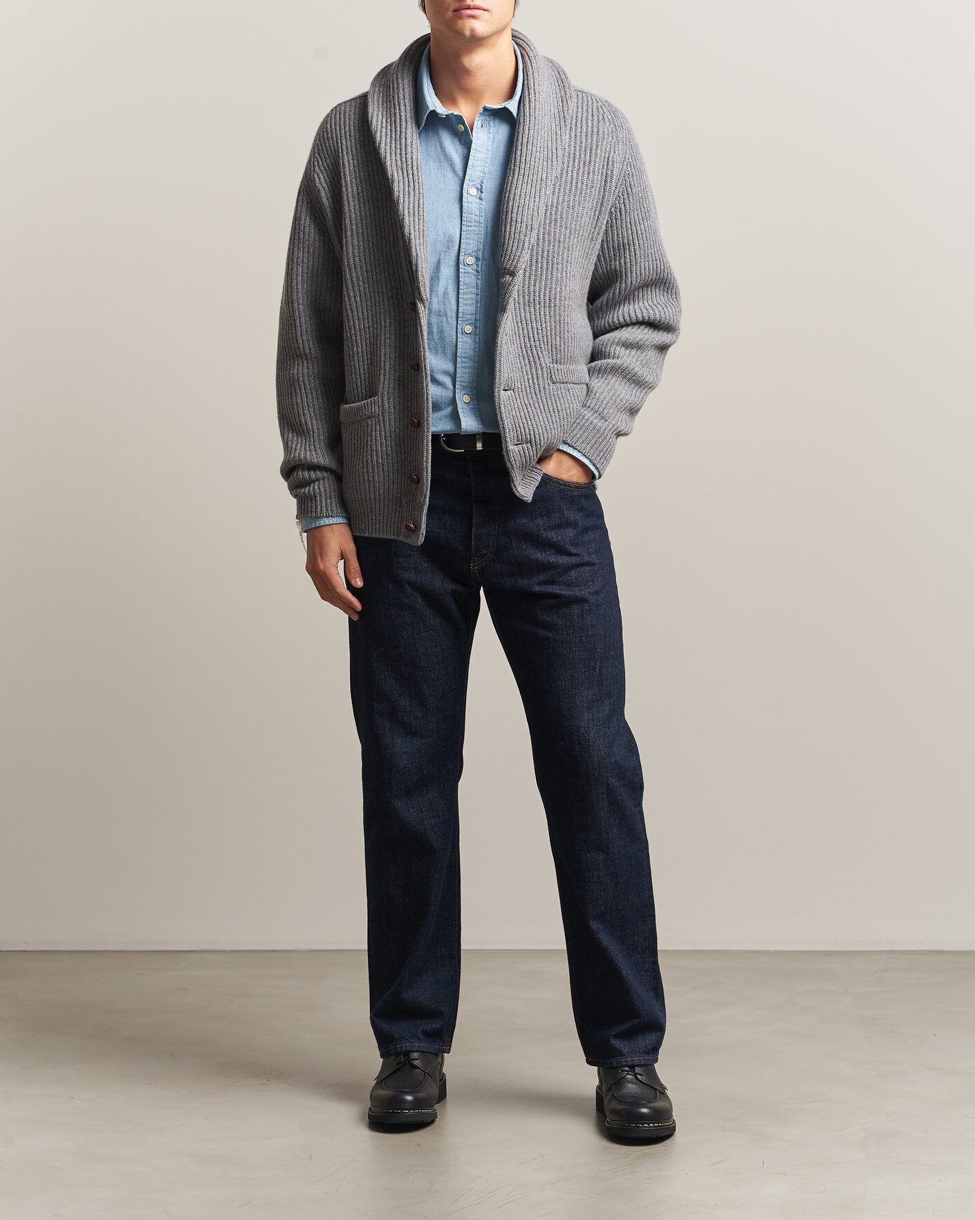 Uomini | Maglieria | William Lockie | Windsor Cashmere Shawl Cardigan Flannel Grey