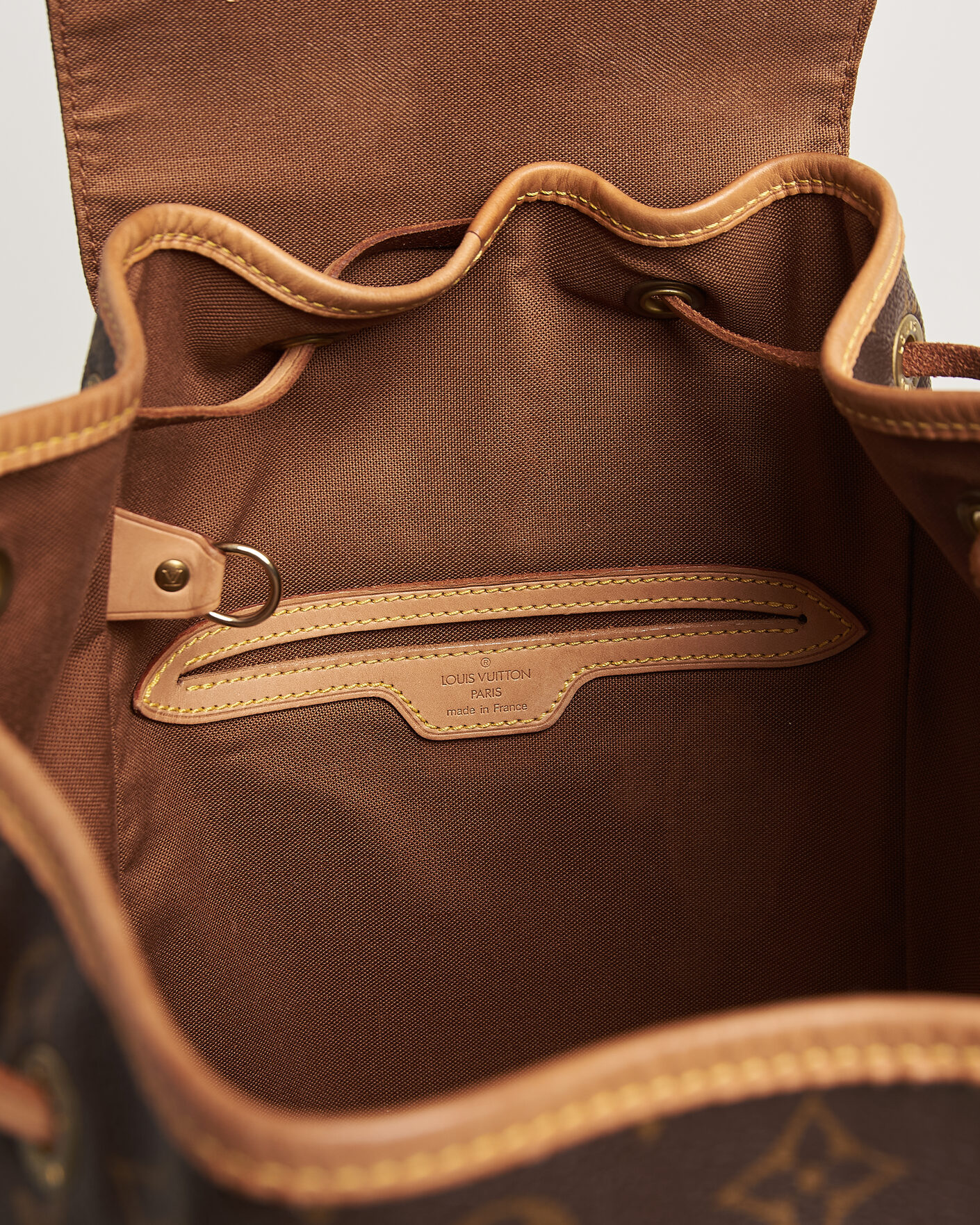 Uomini | Pre-Owned & Vintage Bags | Louis Vuitton Pre-Owned | Montsouris GM Backpack Monogram