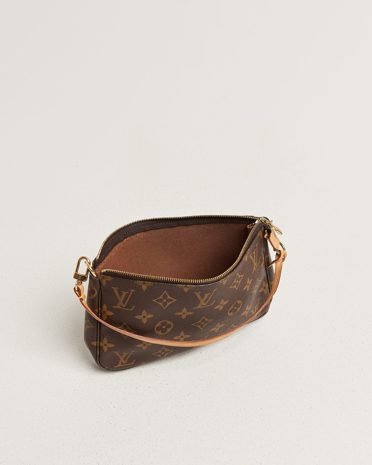 Uomini | Pre-Owned & Vintage Bags | Louis Vuitton Pre-Owned | Pochette Accessoires Monogram