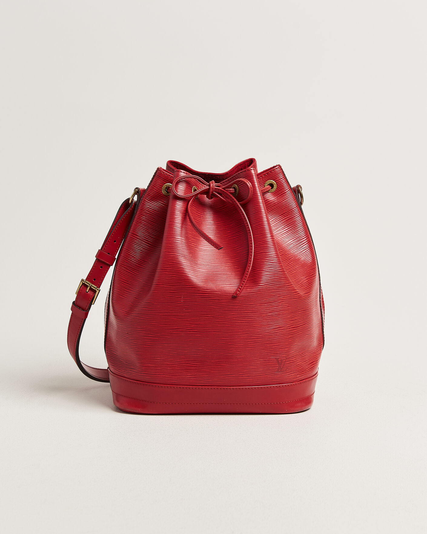 Uomini | Pre-Owned & Vintage Bags | Louis Vuitton Pre-Owned | Noé Epi Leather Red