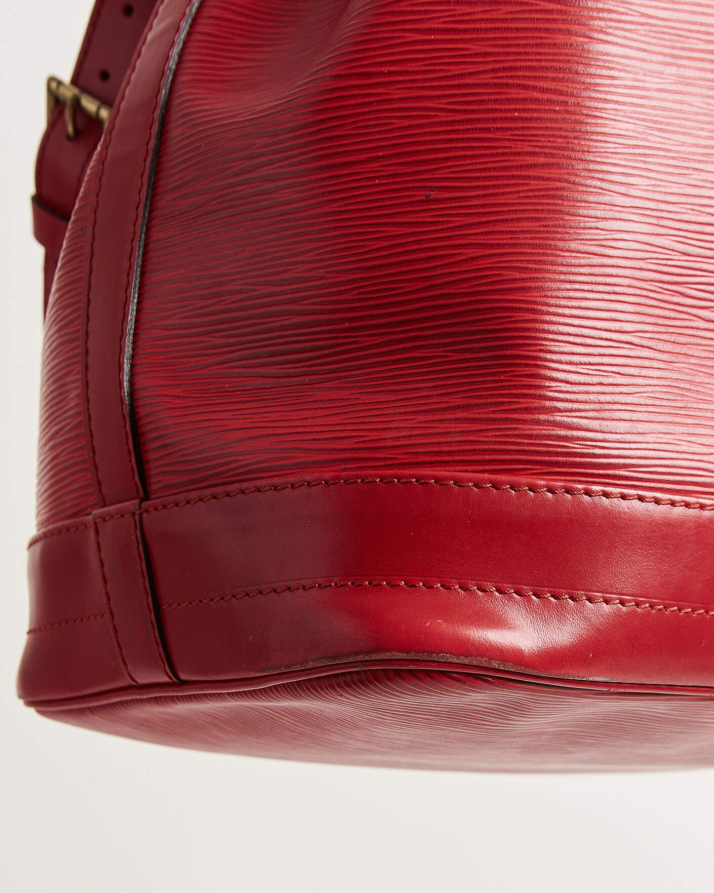 Uomini | Pre-Owned & Vintage Bags | Louis Vuitton Pre-Owned | Noé Epi Leather Red