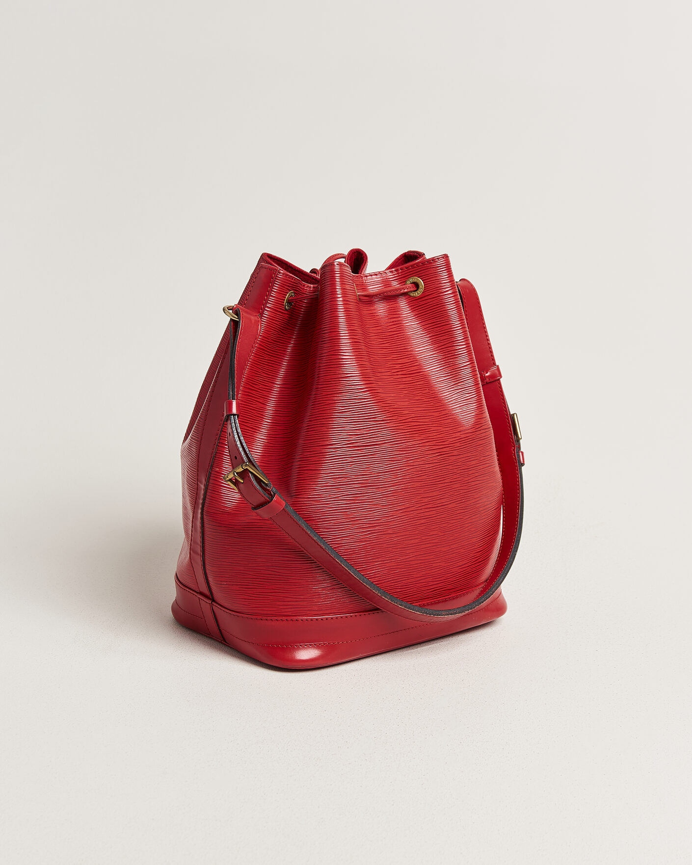 Uomini | Pre-Owned & Vintage Bags | Louis Vuitton Pre-Owned | Noé Epi Leather Red