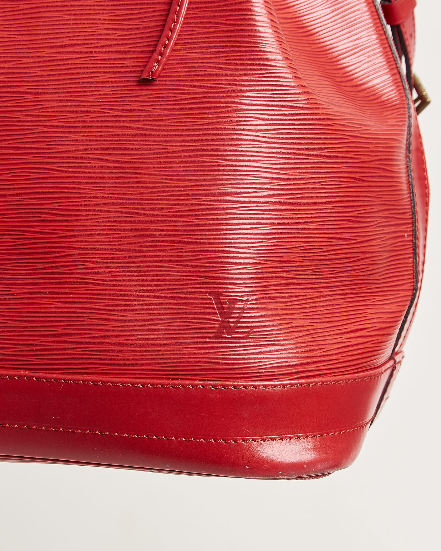 Uomini | Pre-Owned & Vintage Bags | Louis Vuitton Pre-Owned | Noé Epi Leather Red
