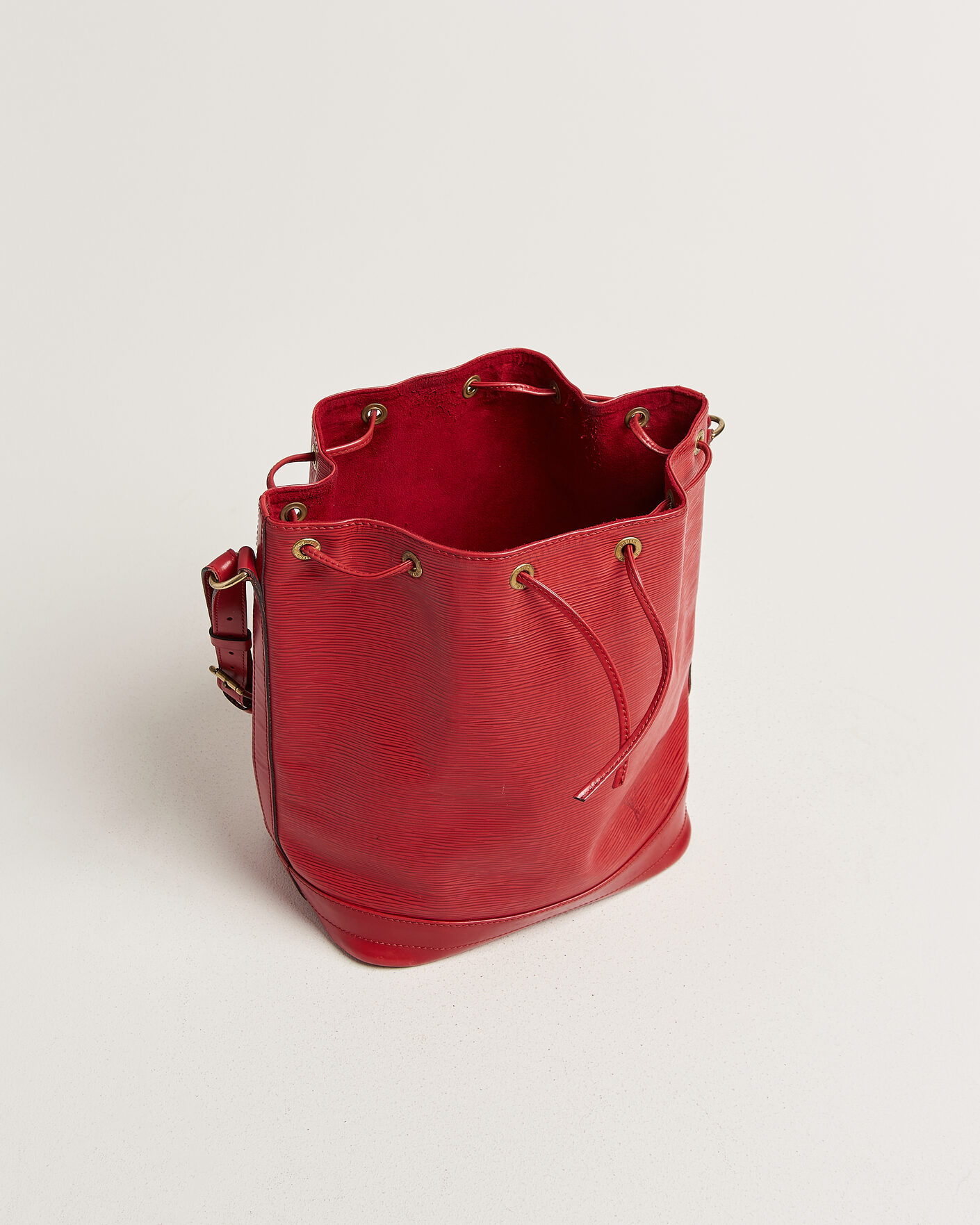 Uomini | Pre-Owned & Vintage Bags | Louis Vuitton Pre-Owned | Noé Epi Leather Red