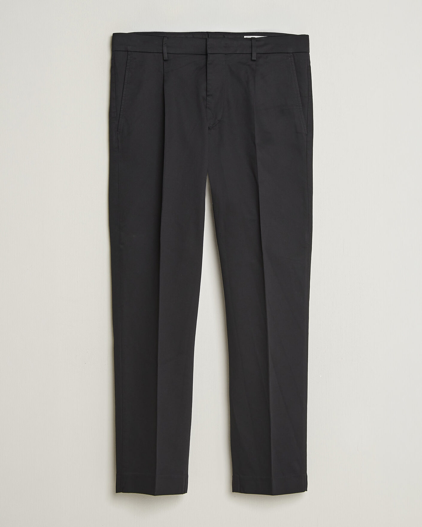 Uomini | Pantaloni | NN07 | Bill Pleated Cotton Chinos Black