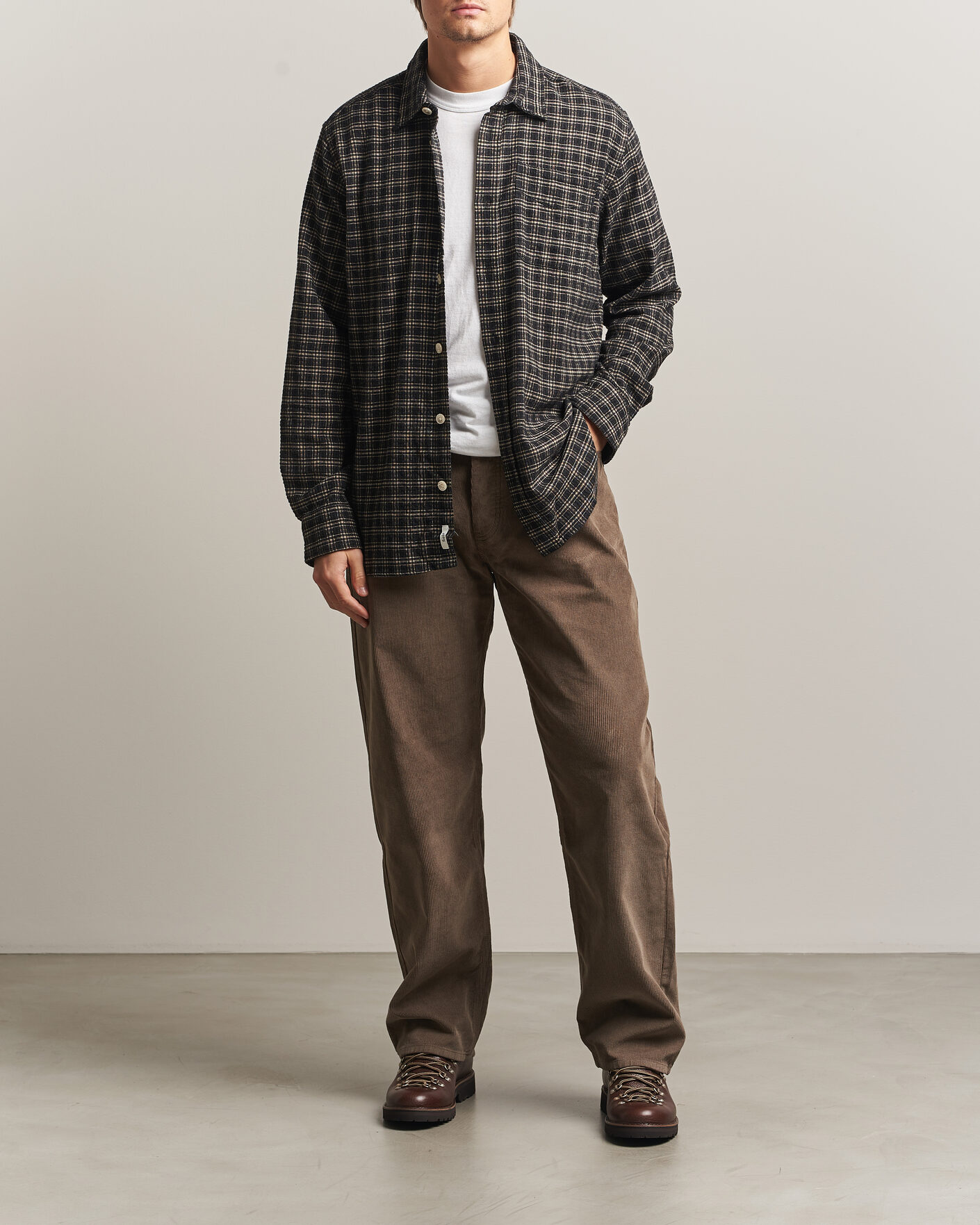 Uomini | Pantaloni | Forét | Moor Relaxed Fit Corduroy Pants Faded Wood