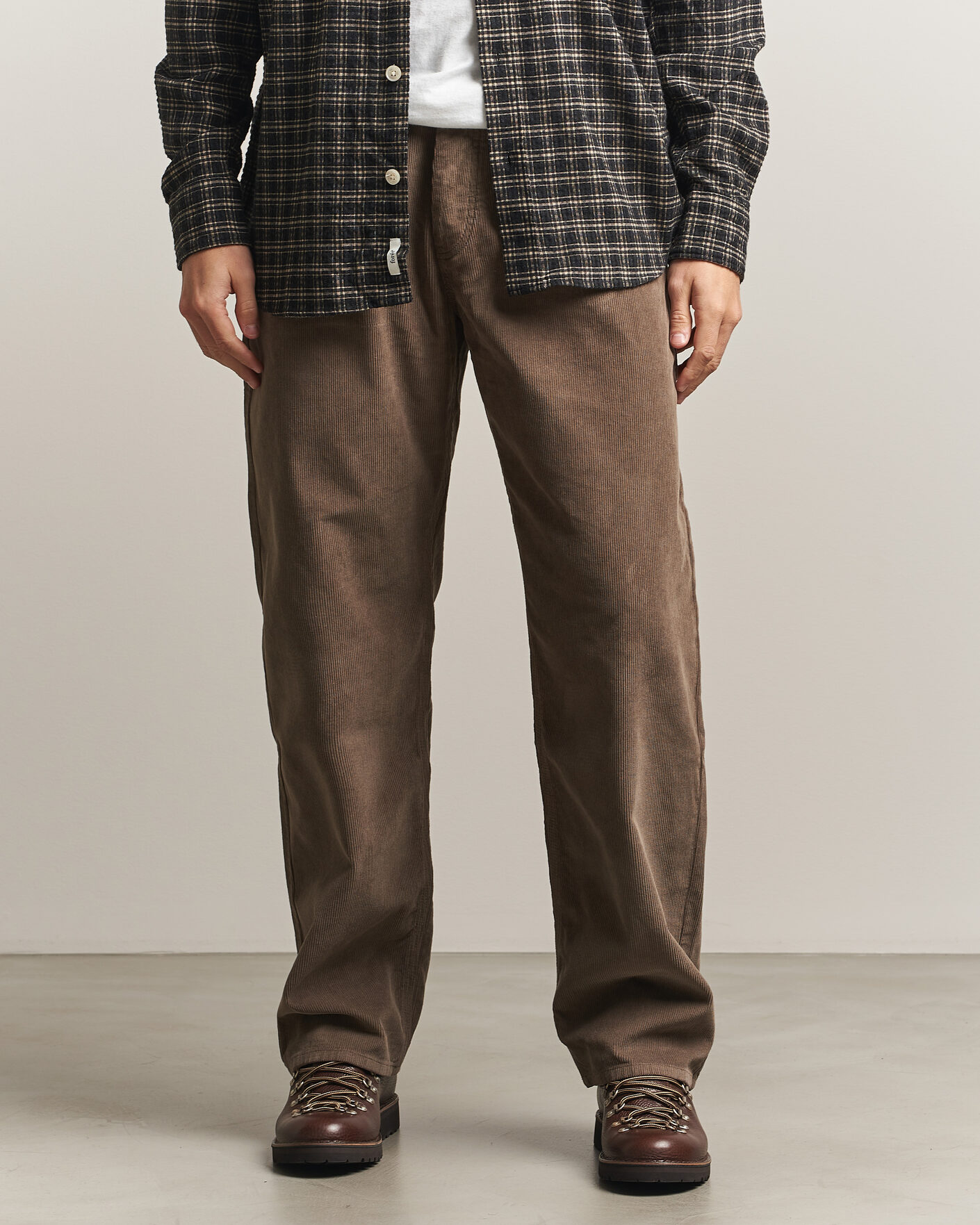Uomini | Pantaloni | Forét | Moor Relaxed Fit Corduroy Pants Faded Wood
