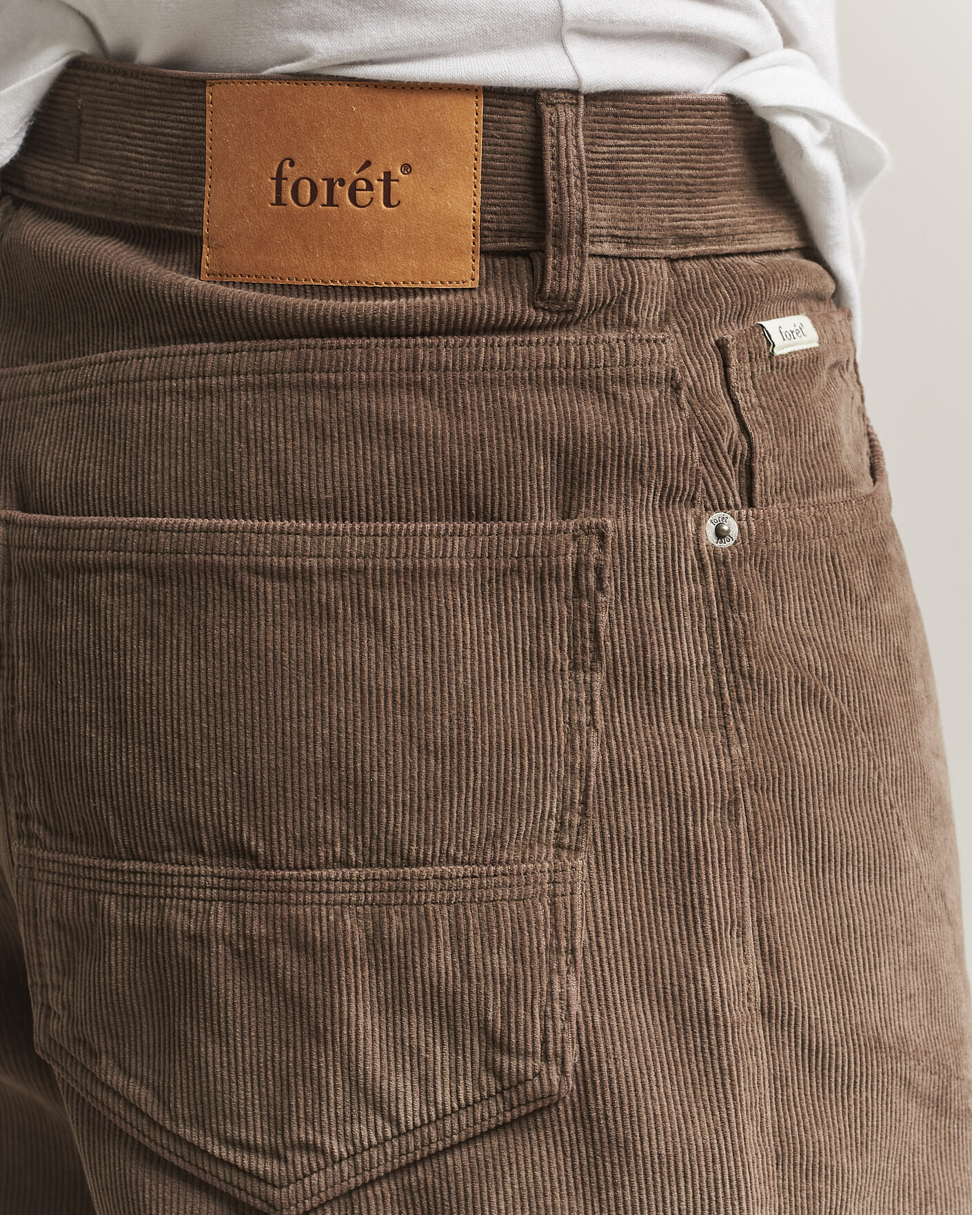 Uomini | Pantaloni | Forét | Moor Relaxed Fit Corduroy Pants Faded Wood