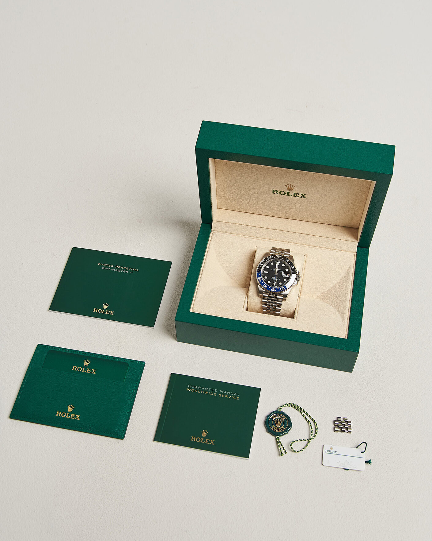 Uomini | Pre-Owned & Vintage Watches | Rolex Pre-Owned | GMT-Master II Batgirl
