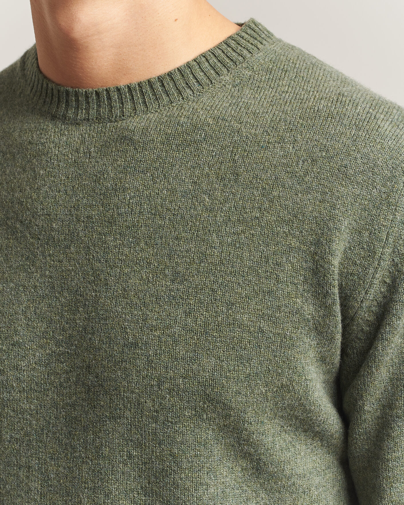 Uomini | Maglieria | Stenströms | Knitted Lambswool Crew Neck Light Army Green Melange