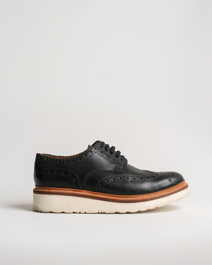 Uomini | Grenson Archie Brogue Derby Wedge Sole Black Calf | Pre-owned | Grenson Archie Brogue Derby Wedge Sole Black Calf