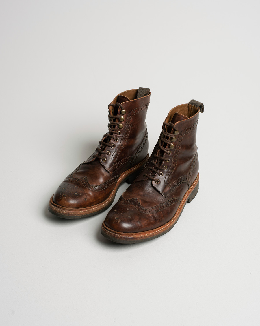 Uomini | Grenson Fred Brogue Boot Commando Sole Brown Calf | Pre-owned | Grenson Fred Brogue Boot Commando Sole Brown Calf