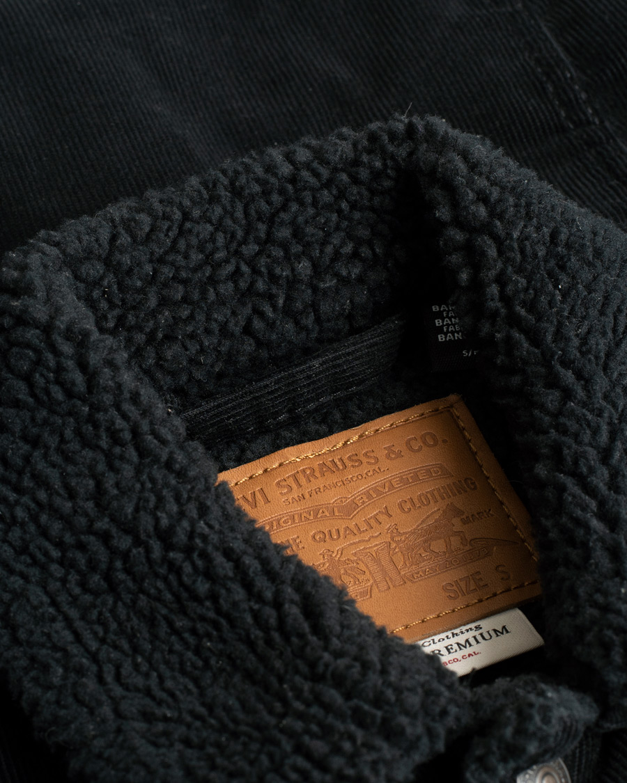 Uomini | Levi's Type III Sherpa Corduroy Trucker Black | Pre-owned | Levi's Type III Sherpa Corduroy Trucker Black