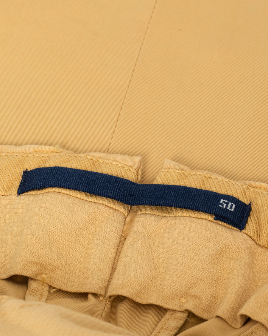 Uomini | Incotex Slim Fit Stretch Chinos Pale Yellow 50 | Pre-owned | Incotex Slim Fit Stretch Chinos Pale Yellow 50