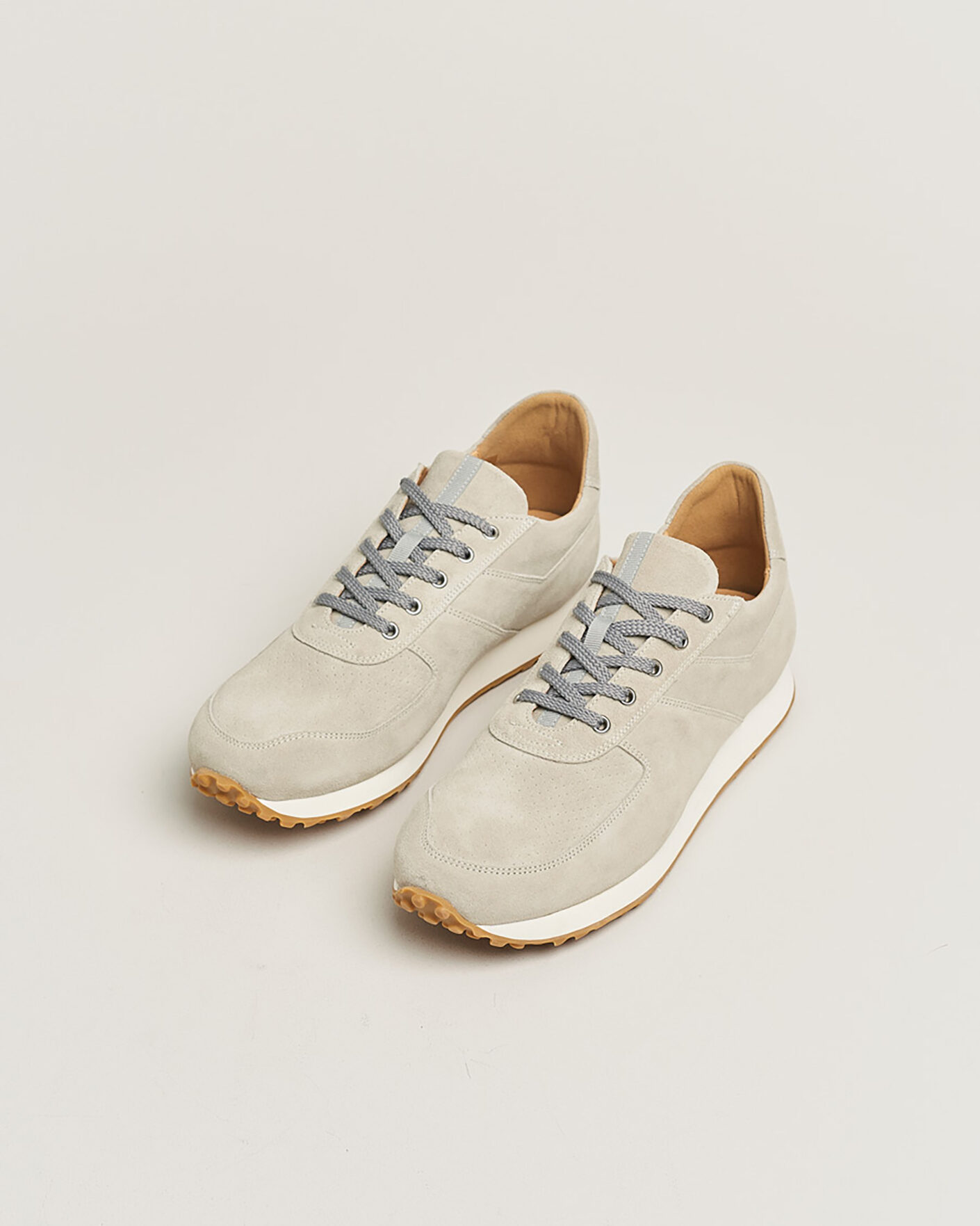 Uomini | Scarpe Pre-owned | Pre-owned | C.QP Stride Suede Running Sneaker Ghost