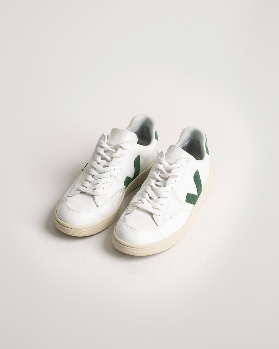 Uomini | Veja V-12 Leather Sneaker Extra White/Cypres | Pre-owned | Veja V-12 Leather Sneaker Extra White/Cypres