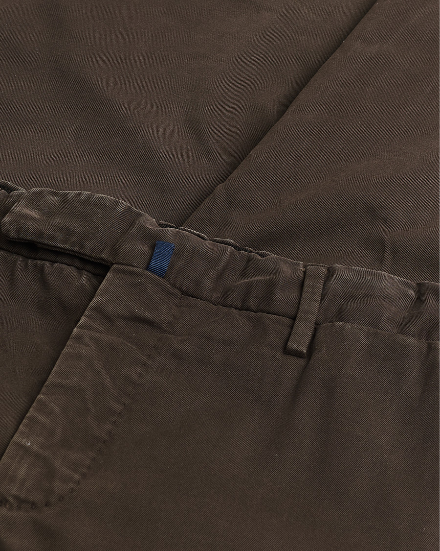 Uomini | Pantaloni Pre-owned | Pre-owned | Incotex Slim Fit Cotton Stretch Chinos Dark Brown 48