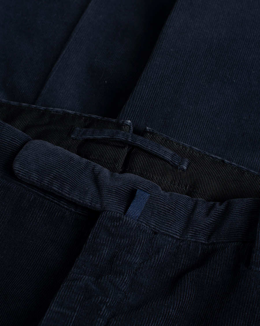 Uomini | Pantaloni | Pre-owned | Incotex Slim Fit Soft Corduroy Trousers Navy