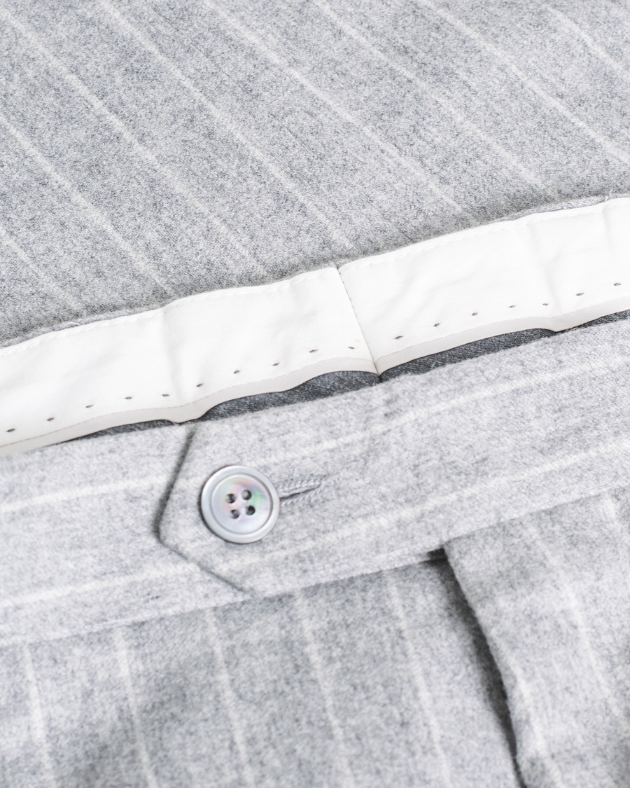 Uomini | Oscar Jacobson Ego Pinstripe Wool Flannel Suit Grey Melange | Pre-owned | Oscar Jacobson Ego Pinstripe Wool Flannel Suit Grey Melange