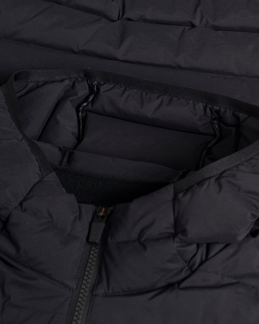 Uomini | Giacche | Pre-owned | UBR Sonic Delta Hooded Jacket Black Storm