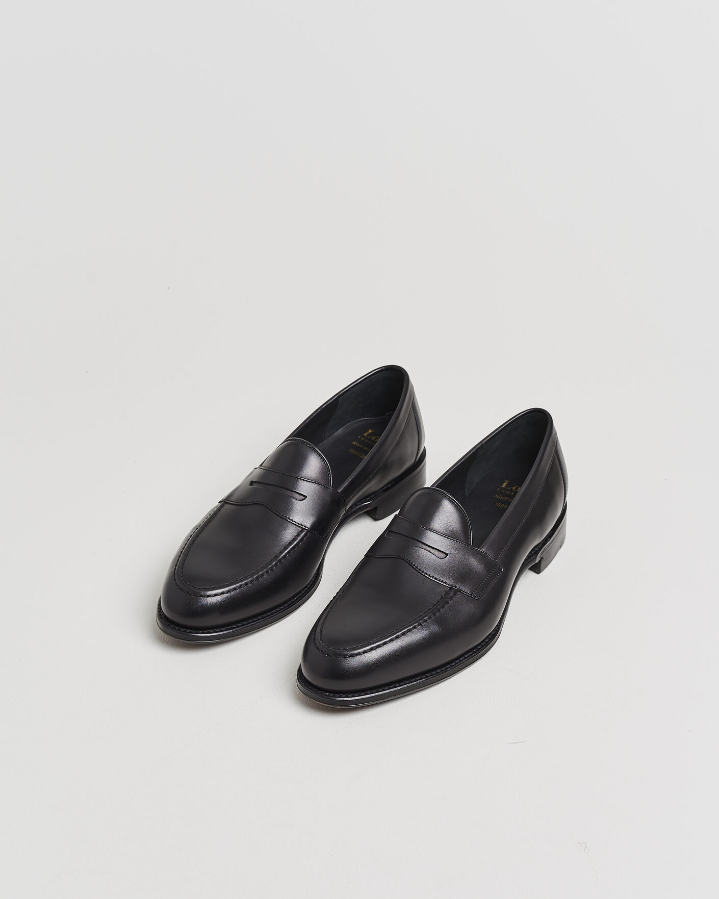 Uomini | Scarpe con cuciture Goodyear Pre-owned | Pre-owned | Loake 1880 Hornbeam Eco Penny Loafer Black Calf UK10 - EU44