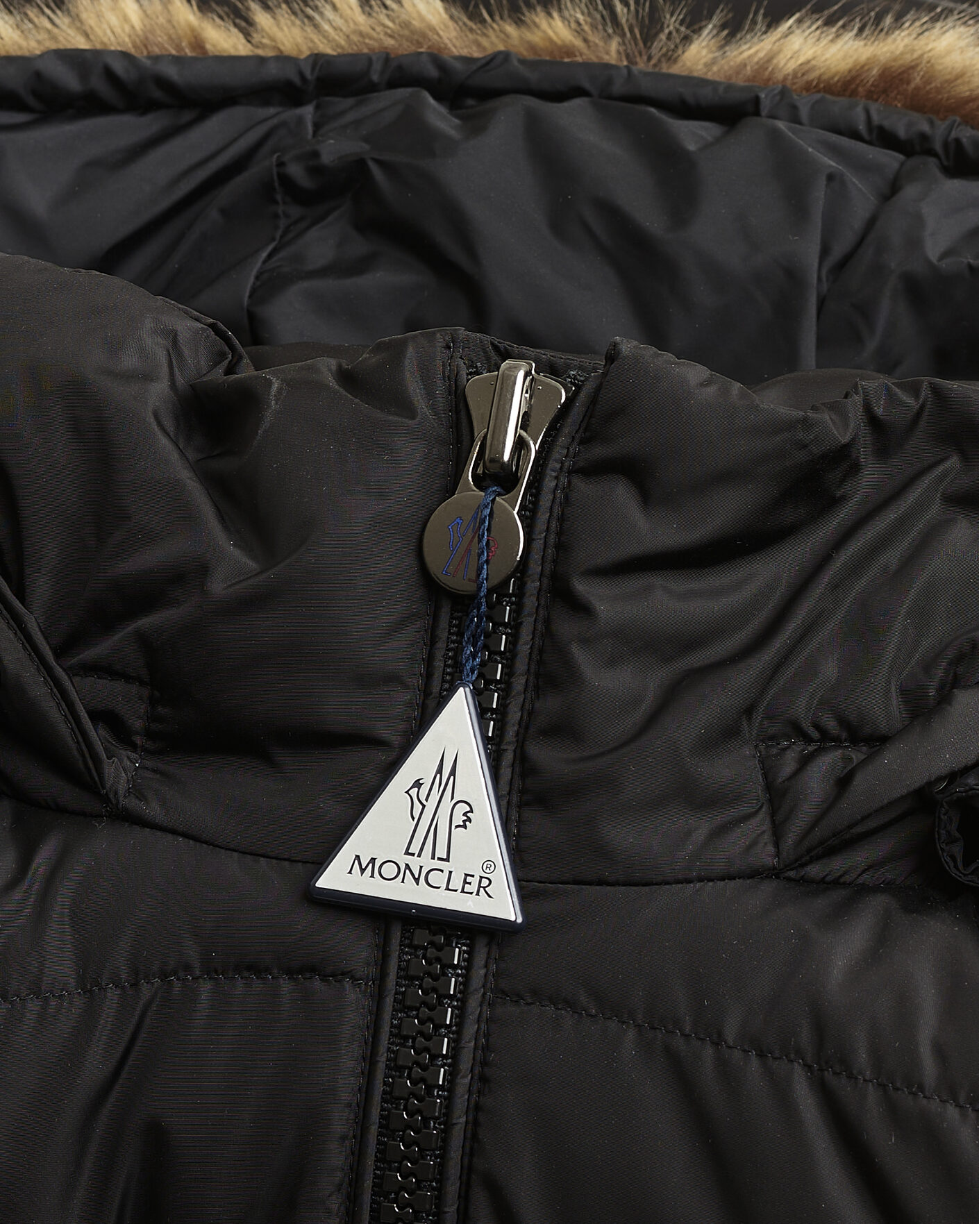Uomini | Giacche Pre-owned | Pre-owned | Moncler Maya Faux Fur Jacket Black 2 - M
