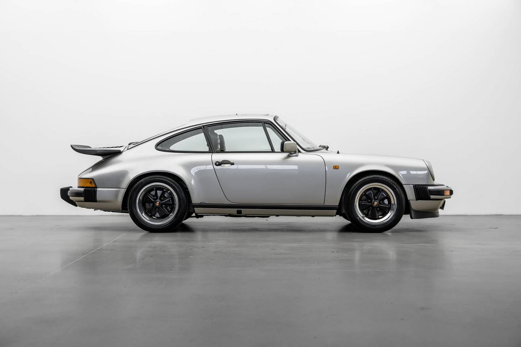 Uomini | | Pre-Owned & Vintage Cars | Porsche 911 SC ***SOLD***