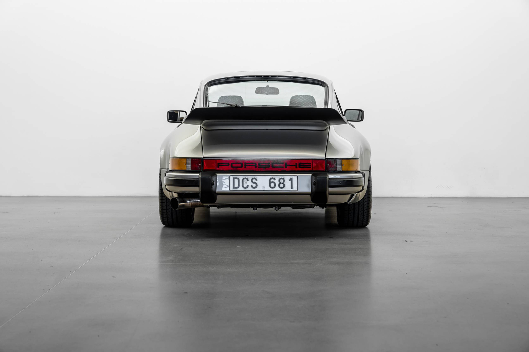 Uomini | | Pre-Owned & Vintage Cars | Porsche 911 SC ***SOLD***