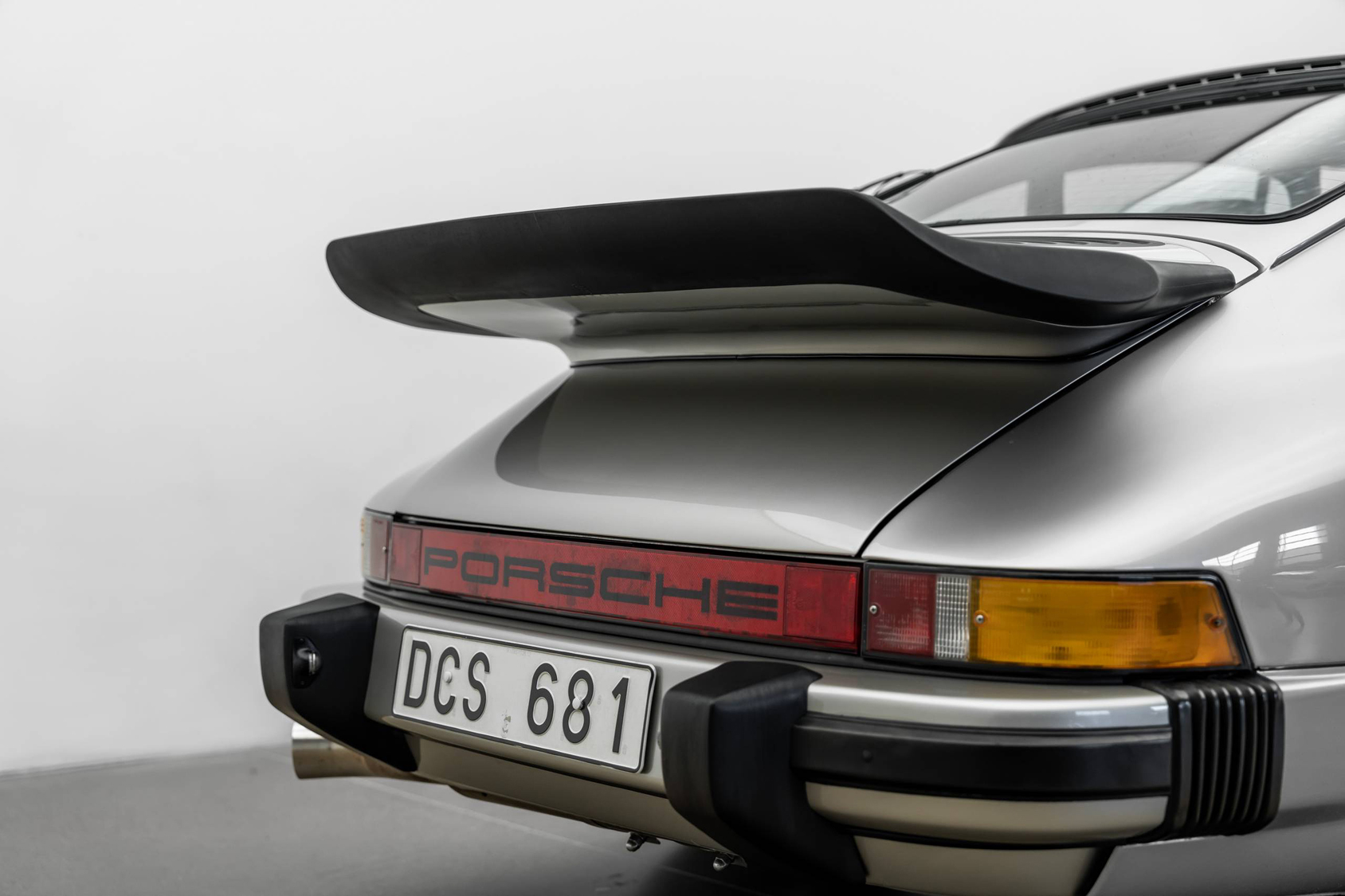 Uomini | | Pre-Owned & Vintage Cars | Porsche 911 SC ***SOLD***