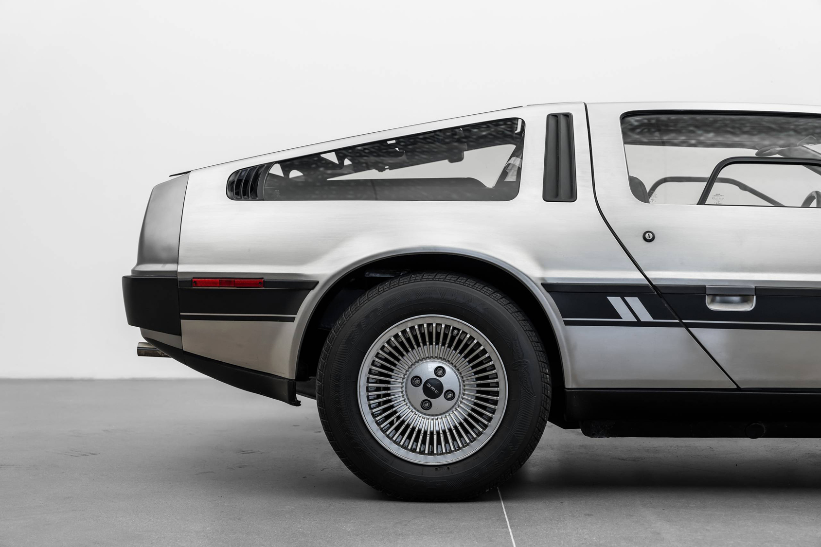 Uomini | | Pre-Owned & Vintage Cars | DeLorean DMC-12 ***SOLD***