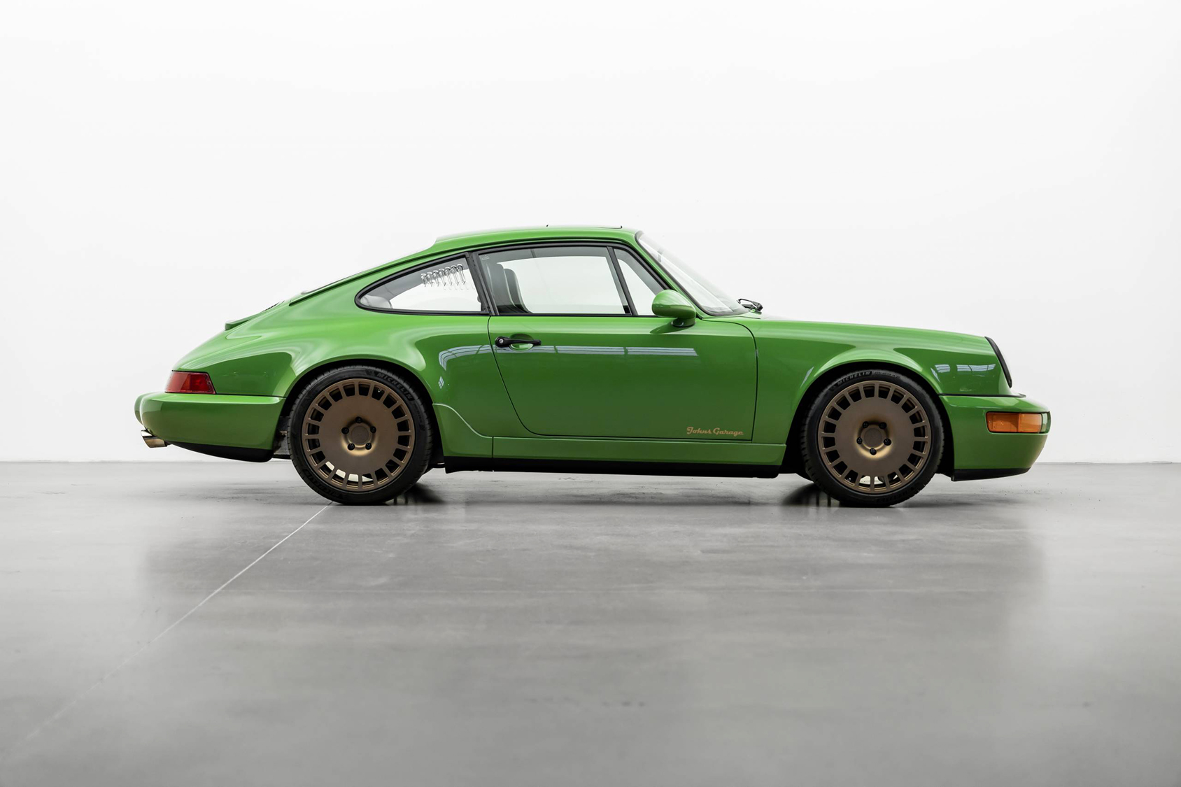 Uomini | | Pre-Owned & Vintage Cars | Porsche 911 Carrera 4 “Redrum” ***SOLD***