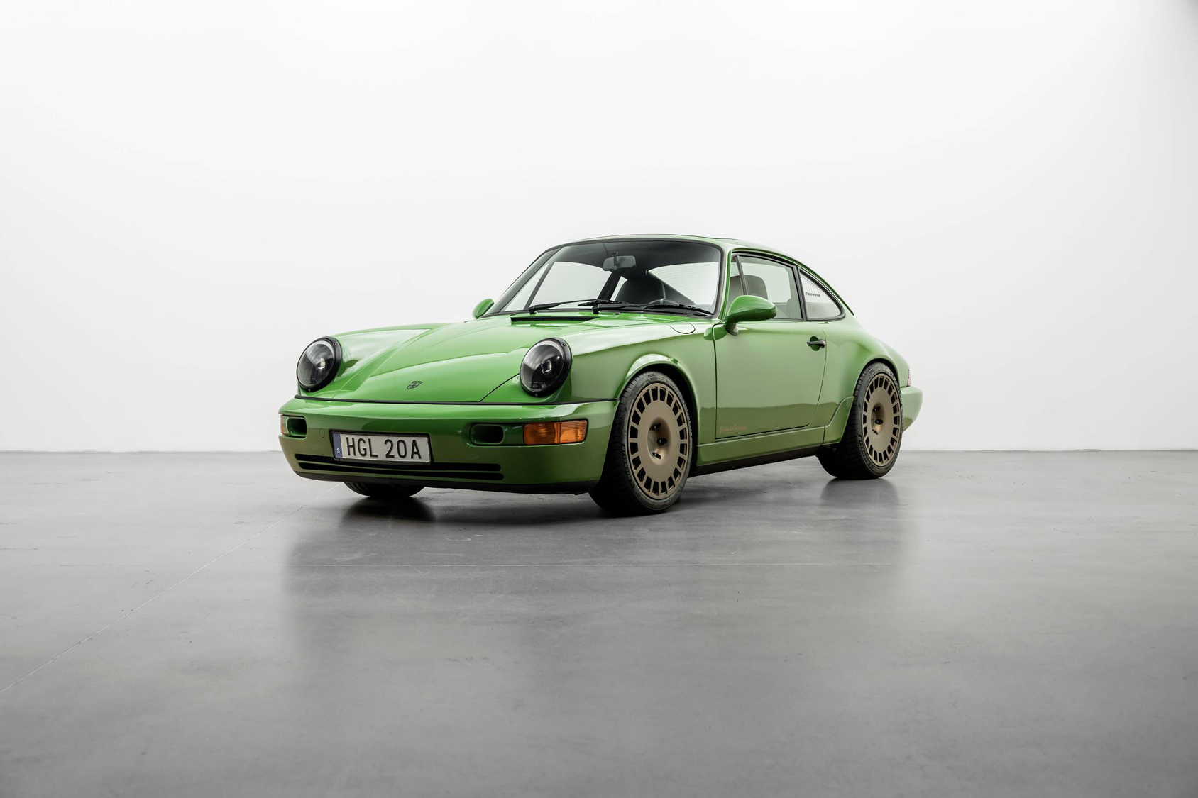 Uomini | | Pre-Owned & Vintage Cars | Porsche 911 Carrera 4 “Redrum” ***SOLD***