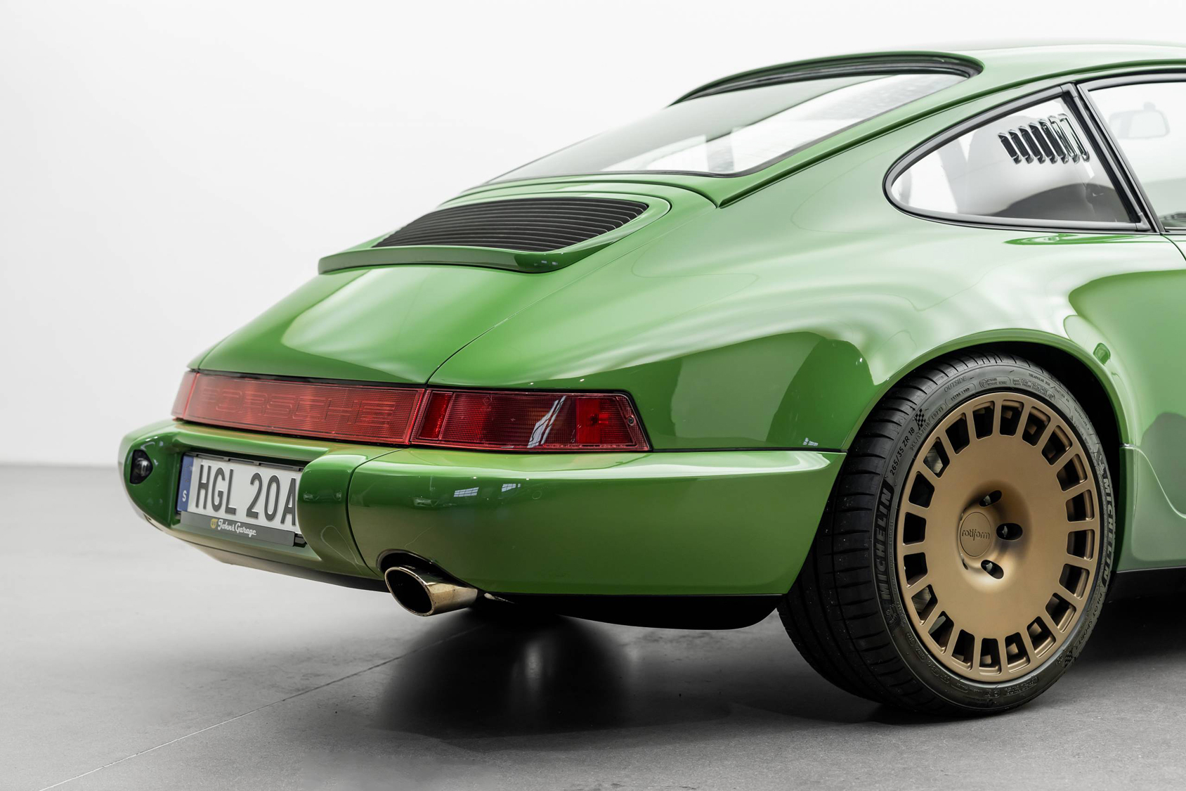 Uomini | | Pre-Owned & Vintage Cars | Porsche 911 Carrera 4 “Redrum” ***SOLD***