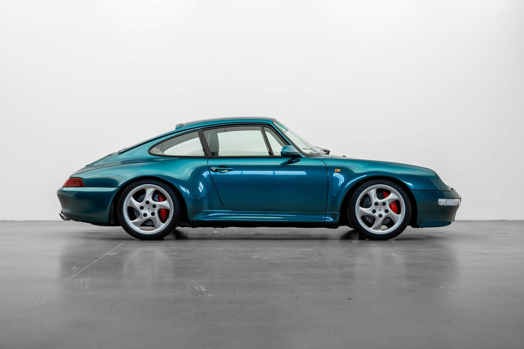 Uomini | | Pre-Owned & Vintage Cars | Porsche 911 Carrera 4S ***SOLD***