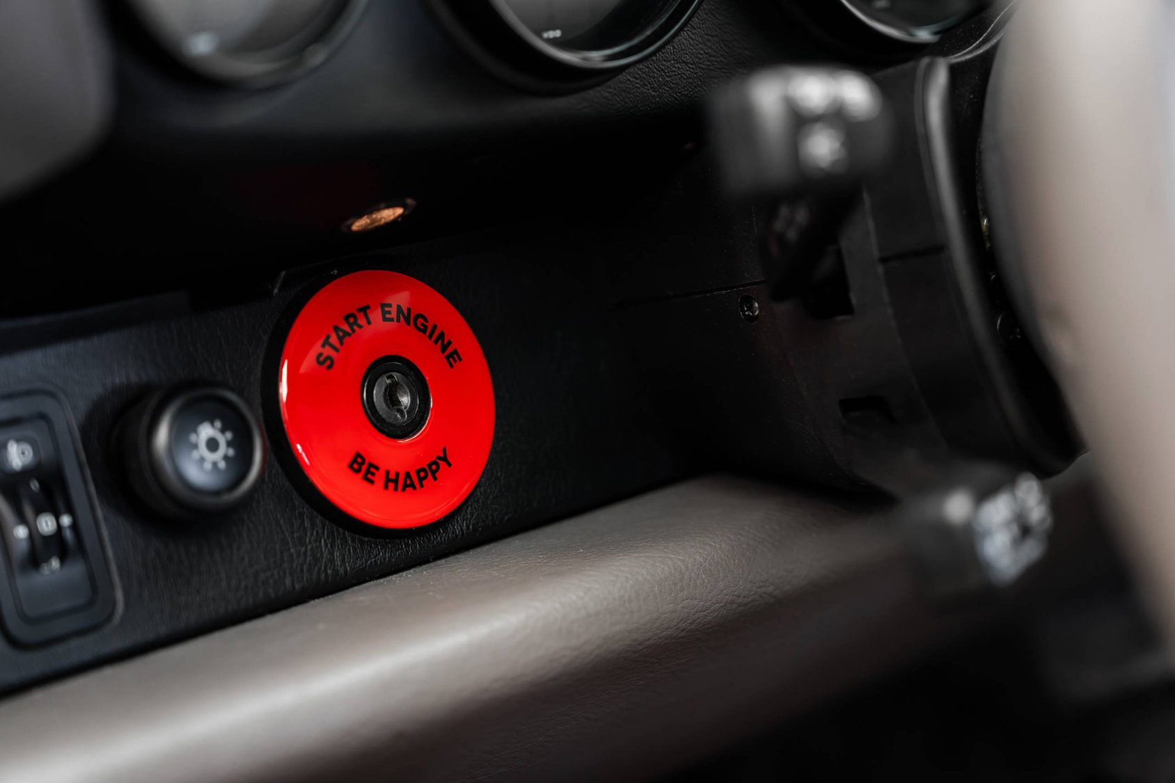 Uomini | | Pre-Owned & Vintage Cars | Porsche 911 Carrera 4S ***SOLD***