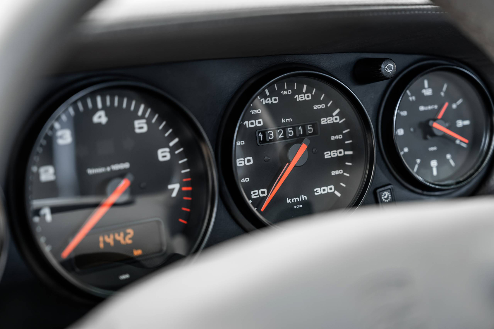 Uomini | | Pre-Owned & Vintage Cars | Porsche 911 Carrera 4S ***SOLD***