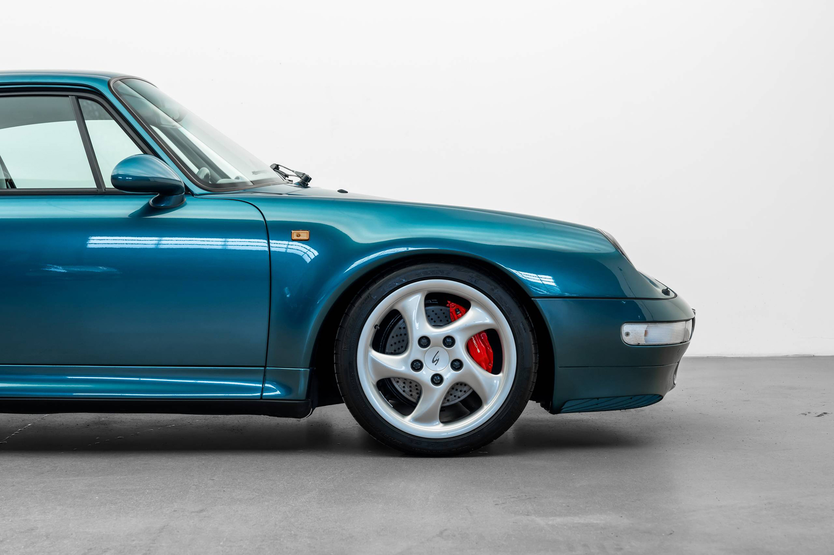 Uomini | | Pre-Owned & Vintage Cars | Porsche 911 Carrera 4S ***SOLD***