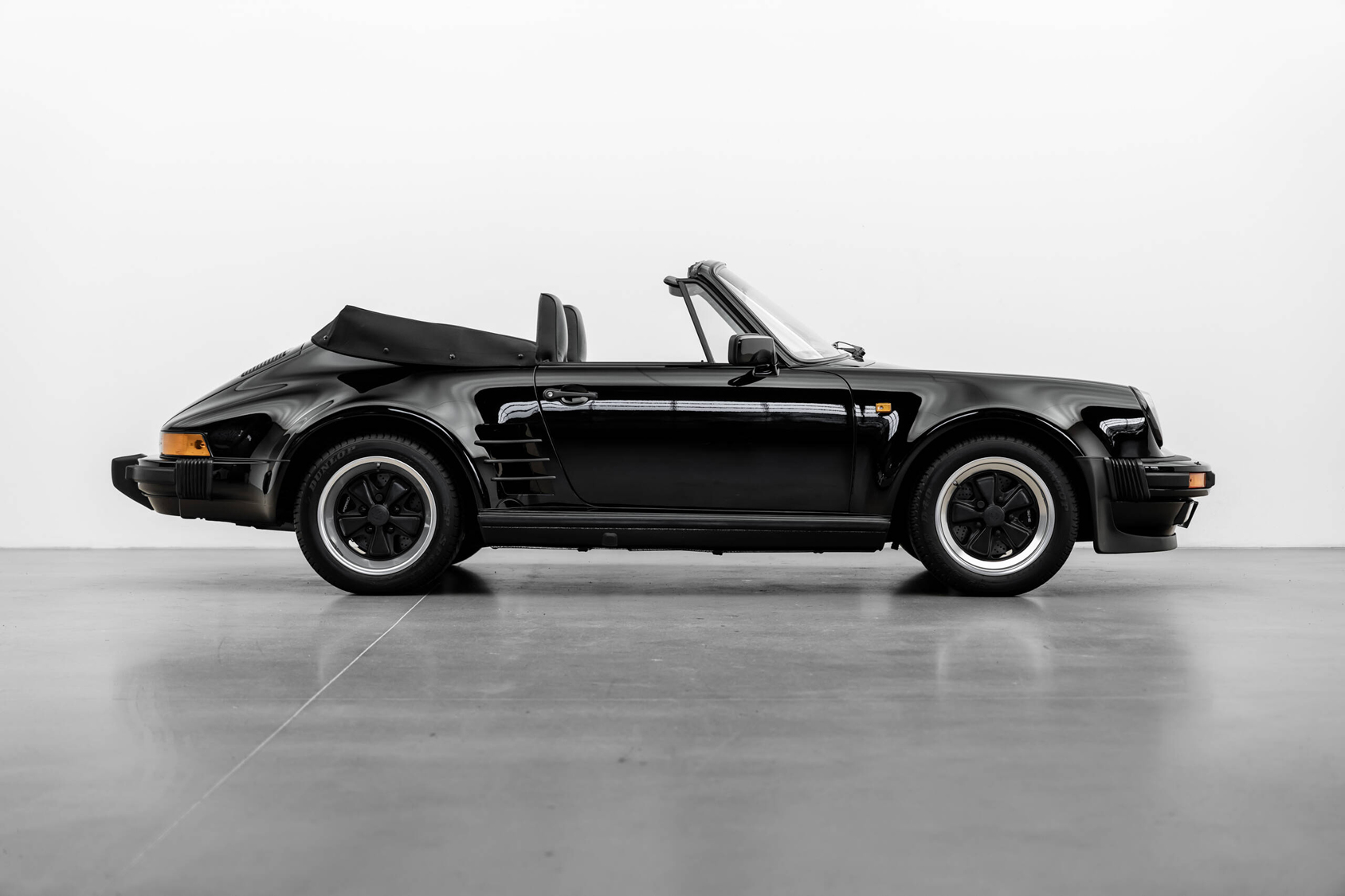 Uomini | | Pre-Owned & Vintage Cars | Porsche 911 Carrera WTL Cab