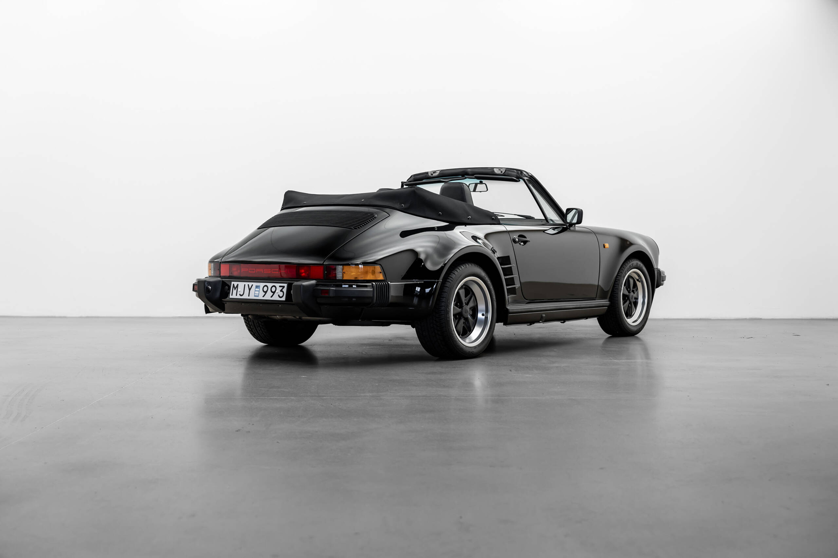 Uomini | | Pre-Owned & Vintage Cars | Porsche 911 Carrera WTL Cab ***SOLD***