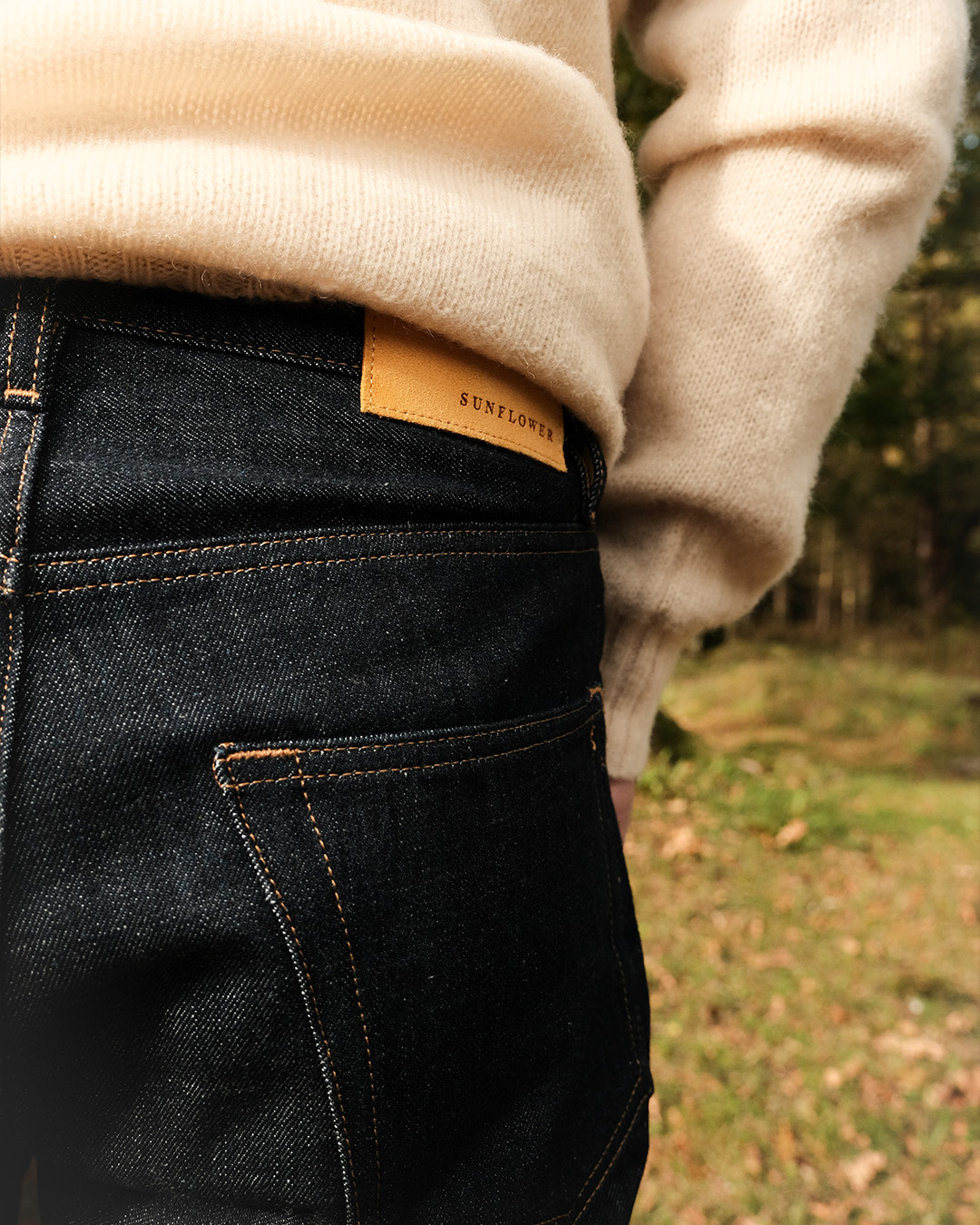 Jeans che diventano personali con il tempo